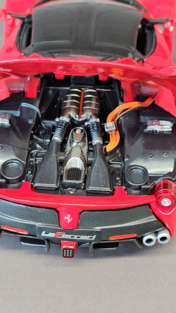 ماکت ماشین فراری لافراری Ferrari Laferrari برند Bburago - Image 2