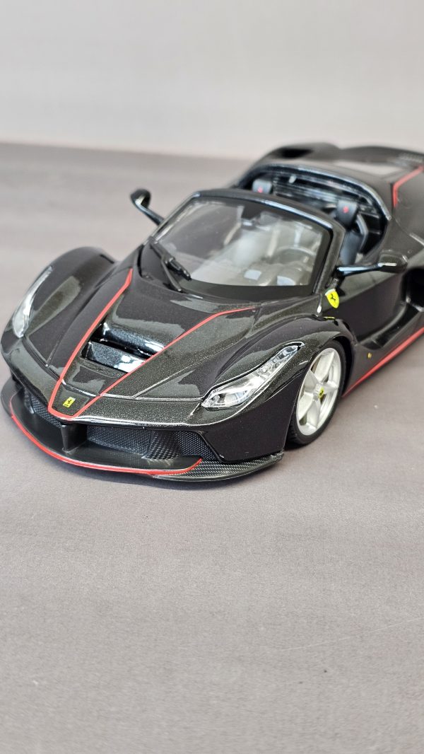 ماکت ماشین فراری لافراری اپرتا Ferrari Laferrari Aperta برند Bburago - Image 8