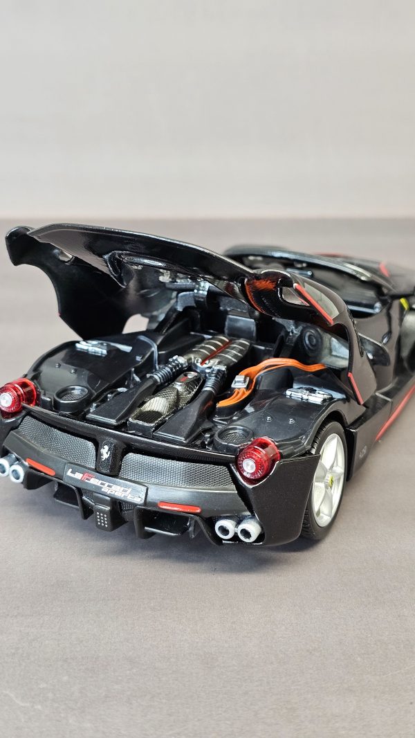 ماکت ماشین فراری لافراری اپرتا Ferrari Laferrari Aperta برند Bburago - Image 4