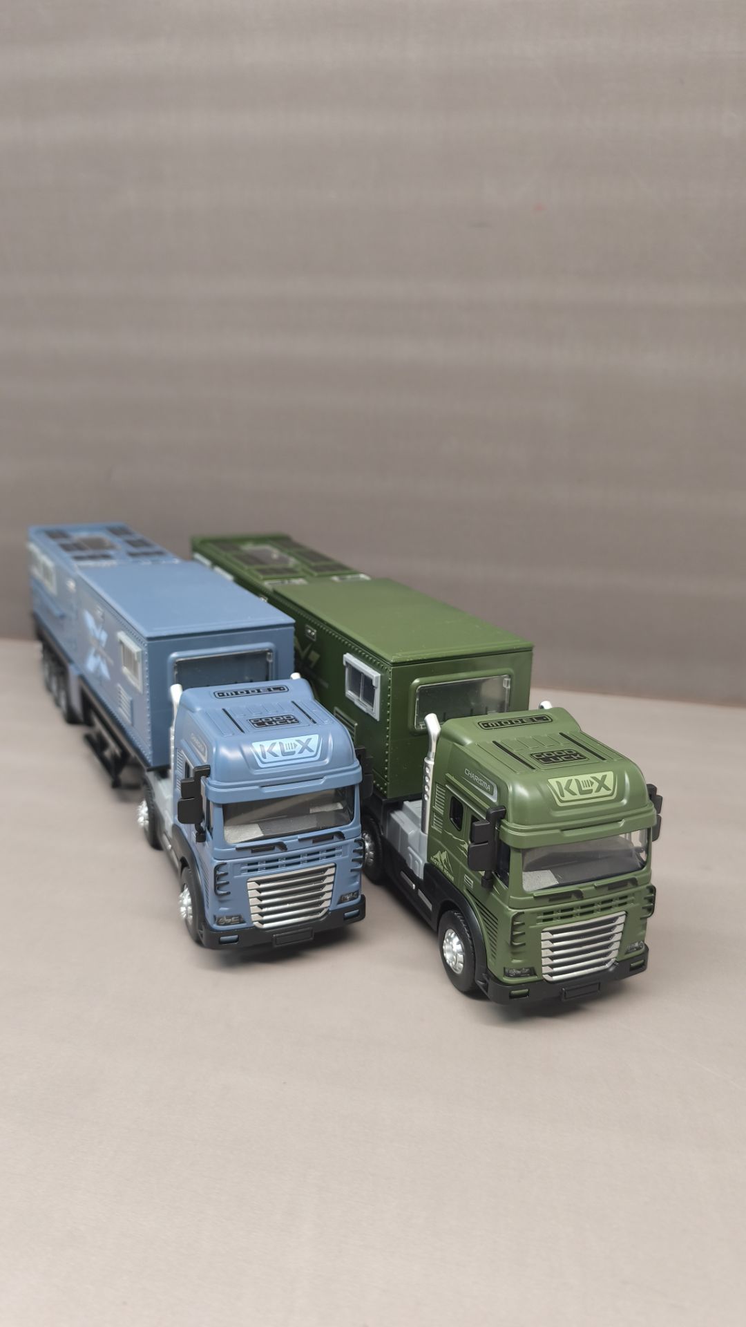 کله تریلی همراه قسمت بار 4 کله تریلی همراه قسمت بار