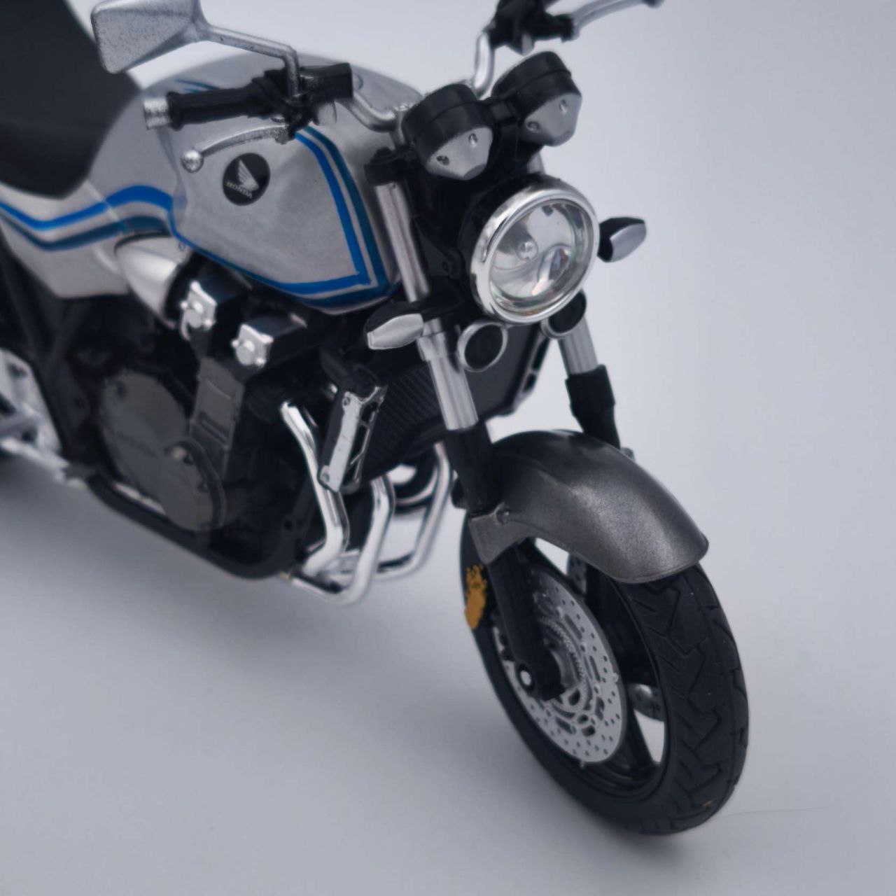 ماکت سی بی cb1300 رنگ جدید 8 ماکت سی بی cb1300 رنگ جدید - Image 5