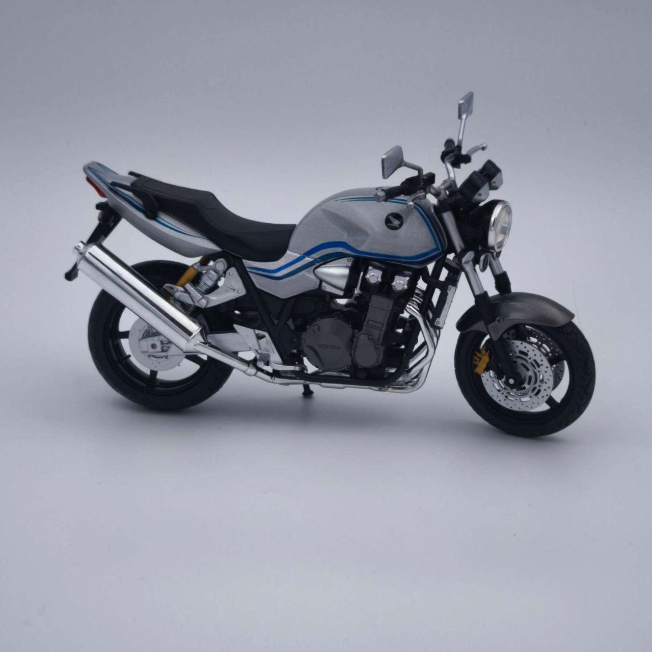 ماکت سی بی cb1300 رنگ جدید 5 ماکت سی بی cb1300 رنگ جدید - Image 2