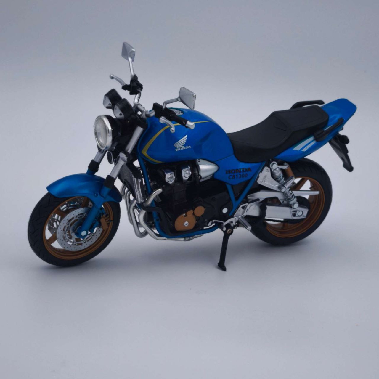 ماکت سی بی cb1300 رنگ جدید 6 ماکت سی بی cb1300 رنگ جدید - Image 3