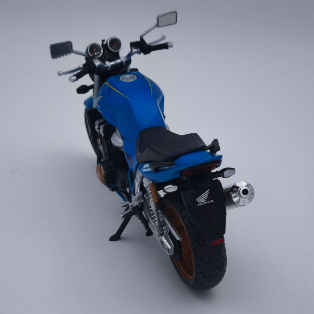 ماکت سی بی cb1300 رنگ جدید 9 ماکت سی بی cb1300 رنگ جدید - Image 6