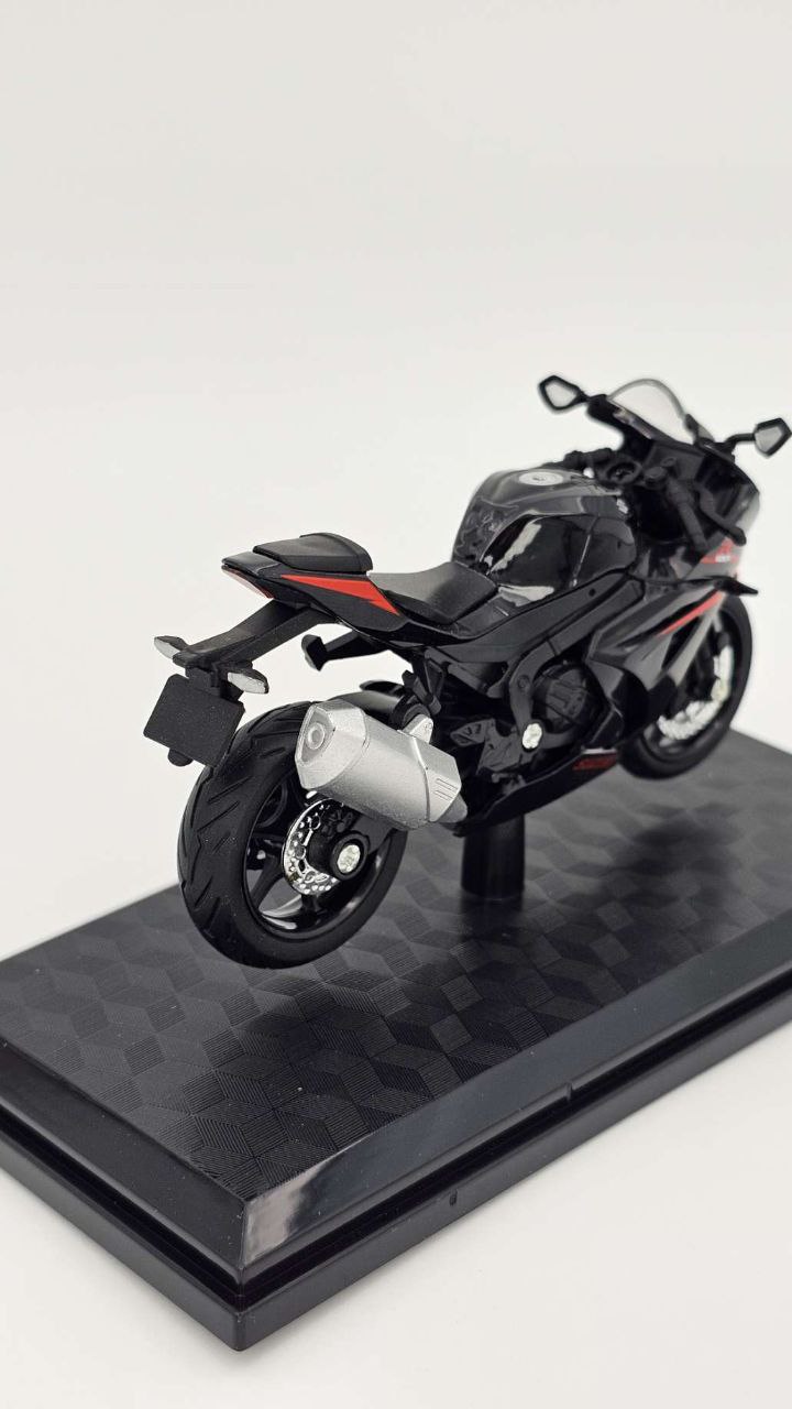 ماکت موتور سوزوکی جی اس ایکس suzuki gsxr1000 سایز 1:18 - Image 2