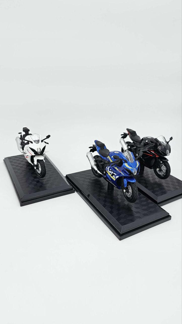 ماکت موتور سوزوکی جی اس ایکس suzuki gsxr1000 سایز 1:18