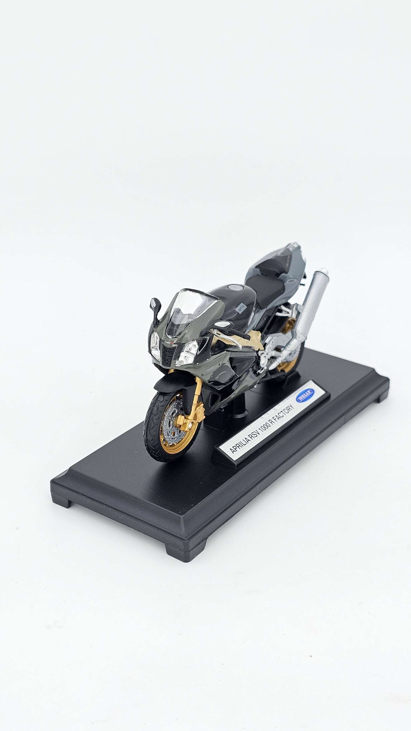 ماکت موتور اپریلیا aprilia rsv 1000